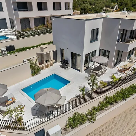 Azure Del Mar -with Heated Pool- *