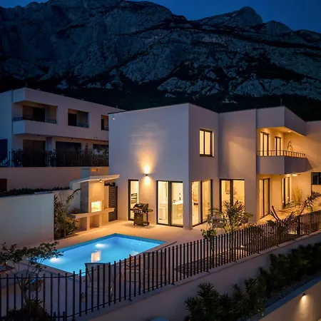 Azure Del Mar فيلة