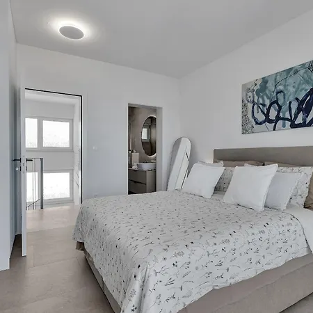 Azure Del Mar -with Heated Pool-